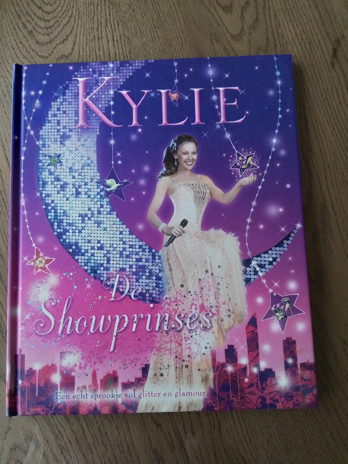 K. Minogue - Kylie, de Showprinses, Ophalen of Verzenden, Nieuw, K. Minogue, Sprookjes
