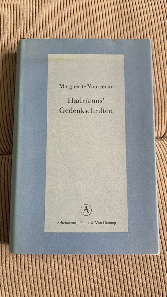 Marguerite Yourcenar Hadrianus’ Gedenkschriften, Ophalen of Verzenden, Zo goed als nieuw