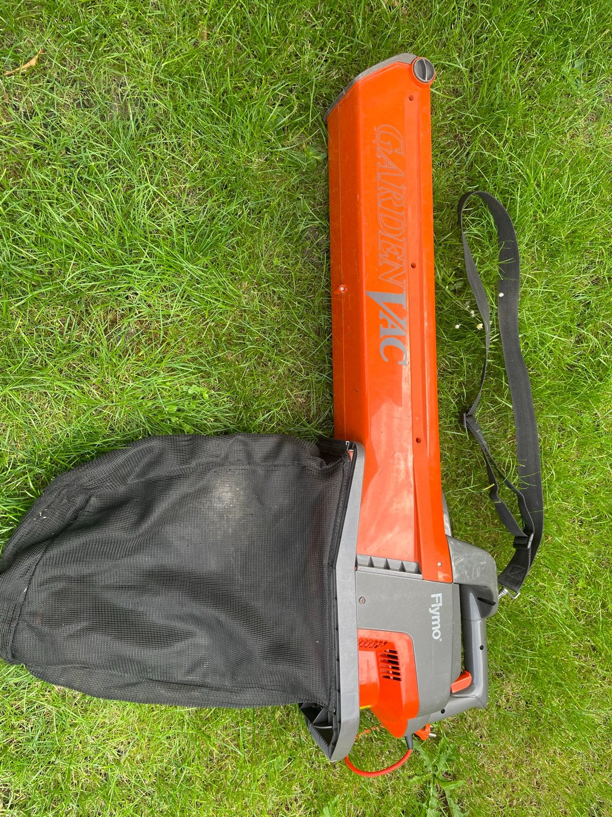 Flymo Garden Vac - Bladblazer en Bladzuiger, Tuin en Terras, Ophalen, Gebruikt, Handgedragen, Met opvangzak