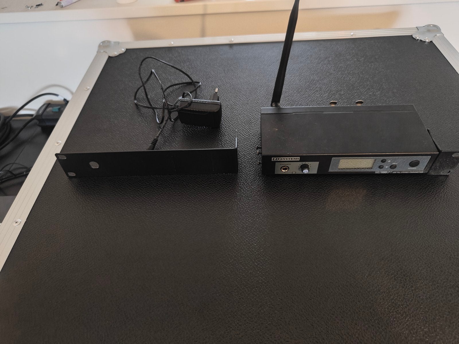 LD Systems MEI 100 G2T In-Ear Monitor met 3 Beltpacks, Verzenden, Gebruikt, Overige typen