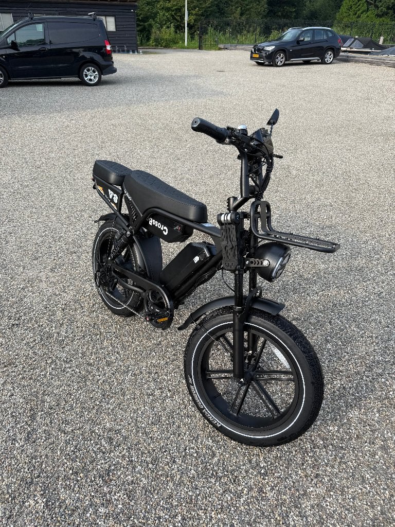 CrossBoss V8 Ultra Max Black Special Edition, Fietsen en Brommers, Elektrische fietsen, Zo goed als nieuw, 59 cm of meer, 50 km per accu of meer