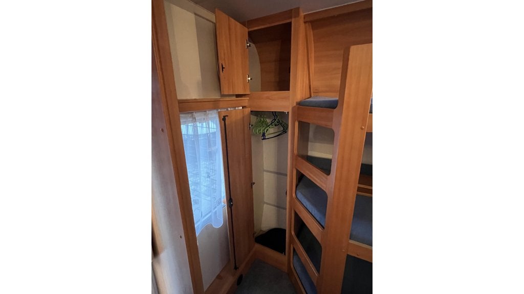 Hobby De luxe Easy 560 KMFE bouwjaar 2005 met voortent, Caravans en Kamperen, Rondzit, Bedrijf, Meer dan 6, 5 tot 6 meter