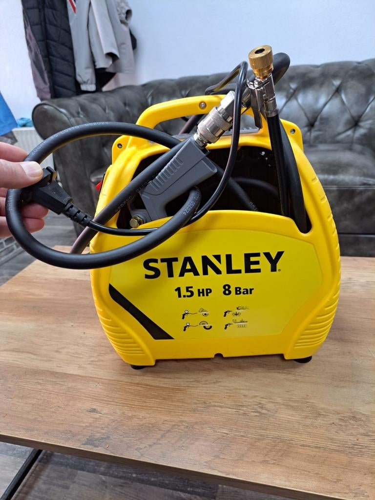 Stanley Compressor - 1100W - 8 Bar - 1.5 Elektrische Pk, Ophalen, 6 tot 10 bar, Zo goed als nieuw, Minder dan 200 liter/min