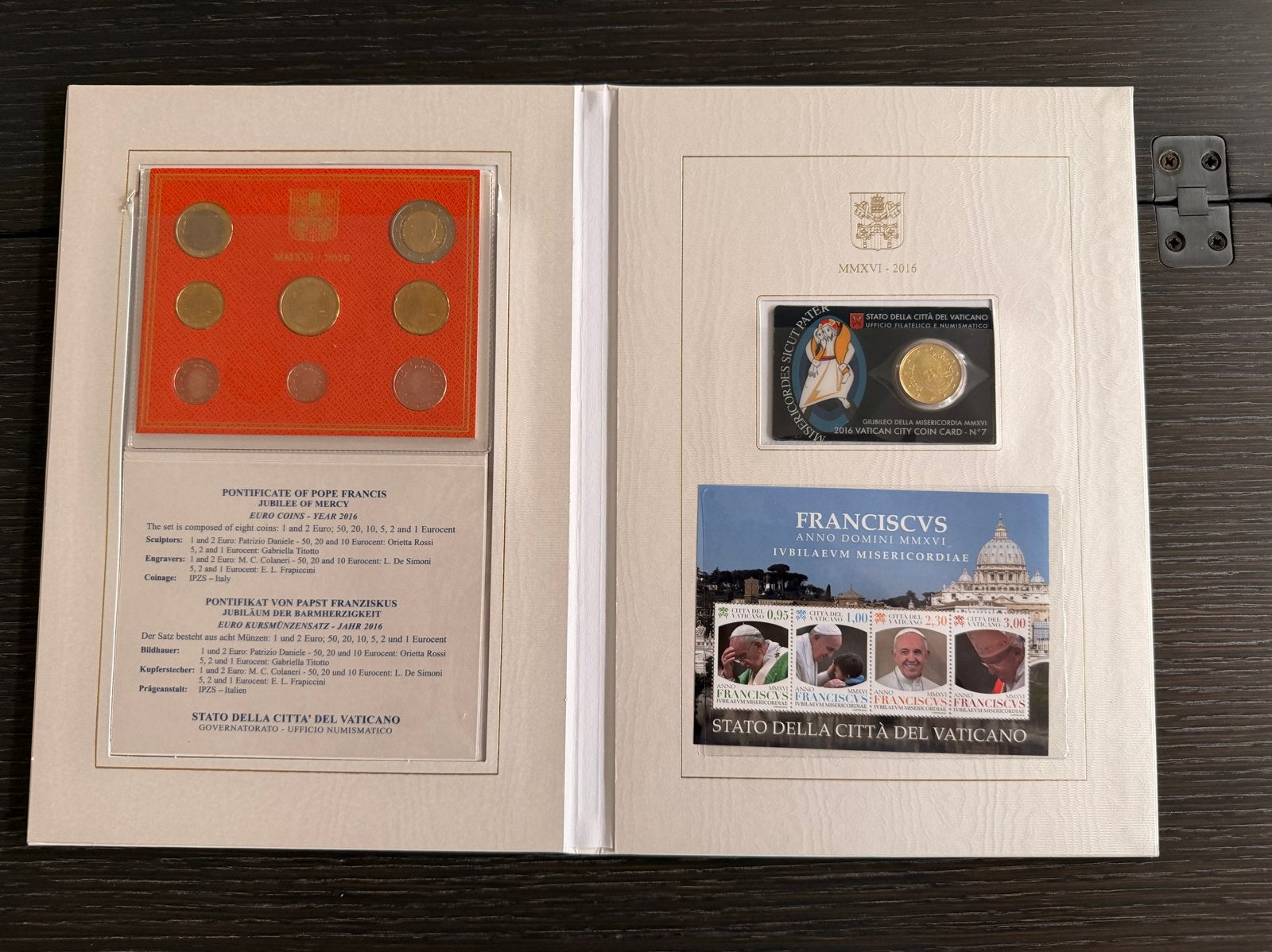 Officiële Vaticaan Numismatische Set 2016 (MMXV - MMXVI), Postzegels en Munten, Ophalen of Verzenden, Vaticaanstad, Overige waardes