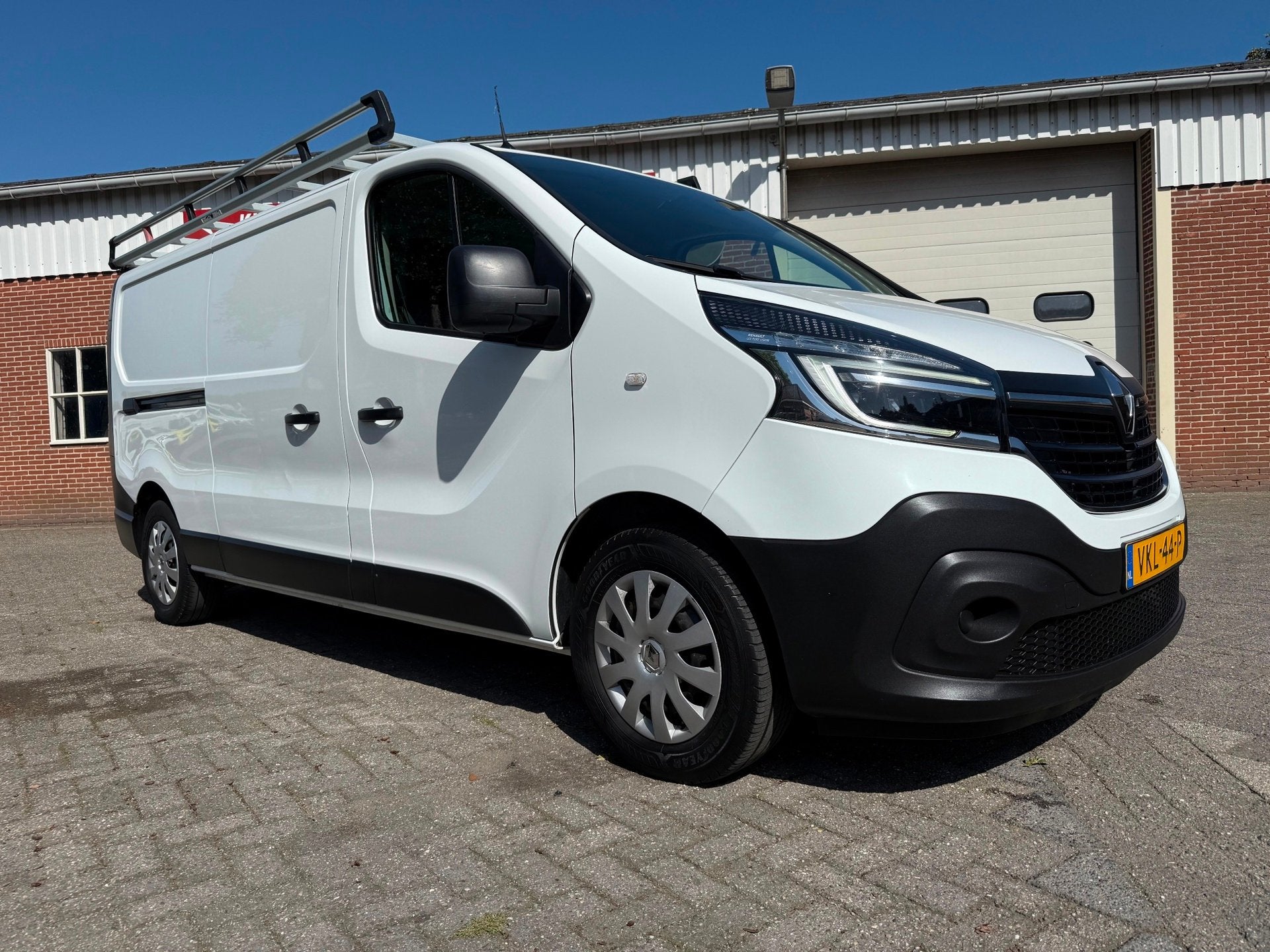 Renault Trafic 2.0 dCi 145pk T29 L2H1 automaat euro 6 navi a, Auto's, Bestelauto's, Gebruikt, Euro 6, Renault, 1650 kg