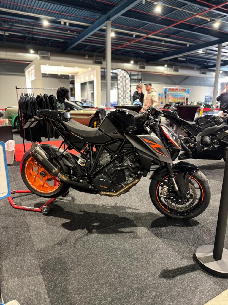 In nieuwstaat verkerende KTM Superduke 1290R, alle pakketten, Motoren, Motoren | KTM, 2 cilinders, Occasion, Motorrijbewijs A