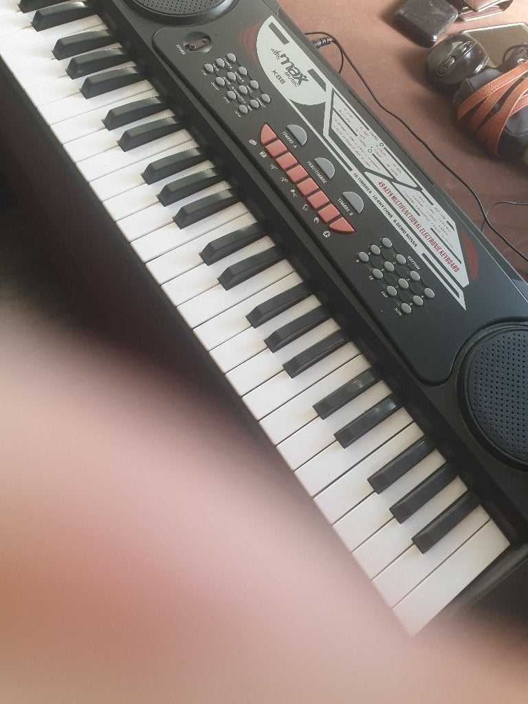 Max Music KB8 Keyboard - 49 toetsen, Muziek en Instrumenten, Ophalen of Verzenden, Gebruikt, 49 toetsen, Overige merken