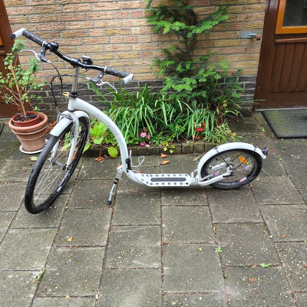 Witte Kickbike step - Zo goed als nieuw, Fietsen en Brommers, Steps, Zo goed als nieuw, Kickbike, Ophalen