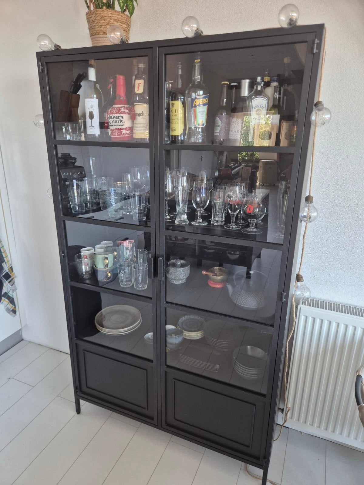 Zwarte metalen servieskast met glazen deuren, Ophalen, 100 tot 150 cm, Industrieel, Modern, Glas