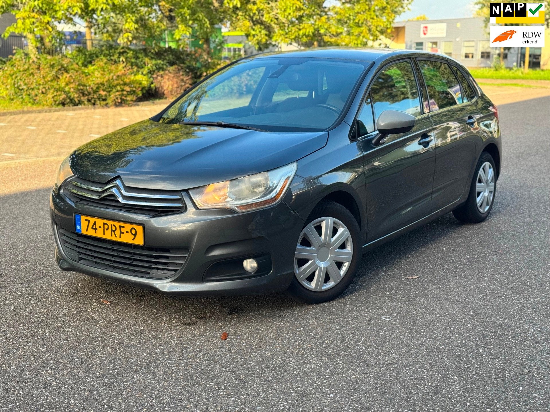 Citroen C4 1.6 e-HDi Tendance EGS, Auto's, Stof, 680 kg, 4 cilinders, Origineel Nederlands
