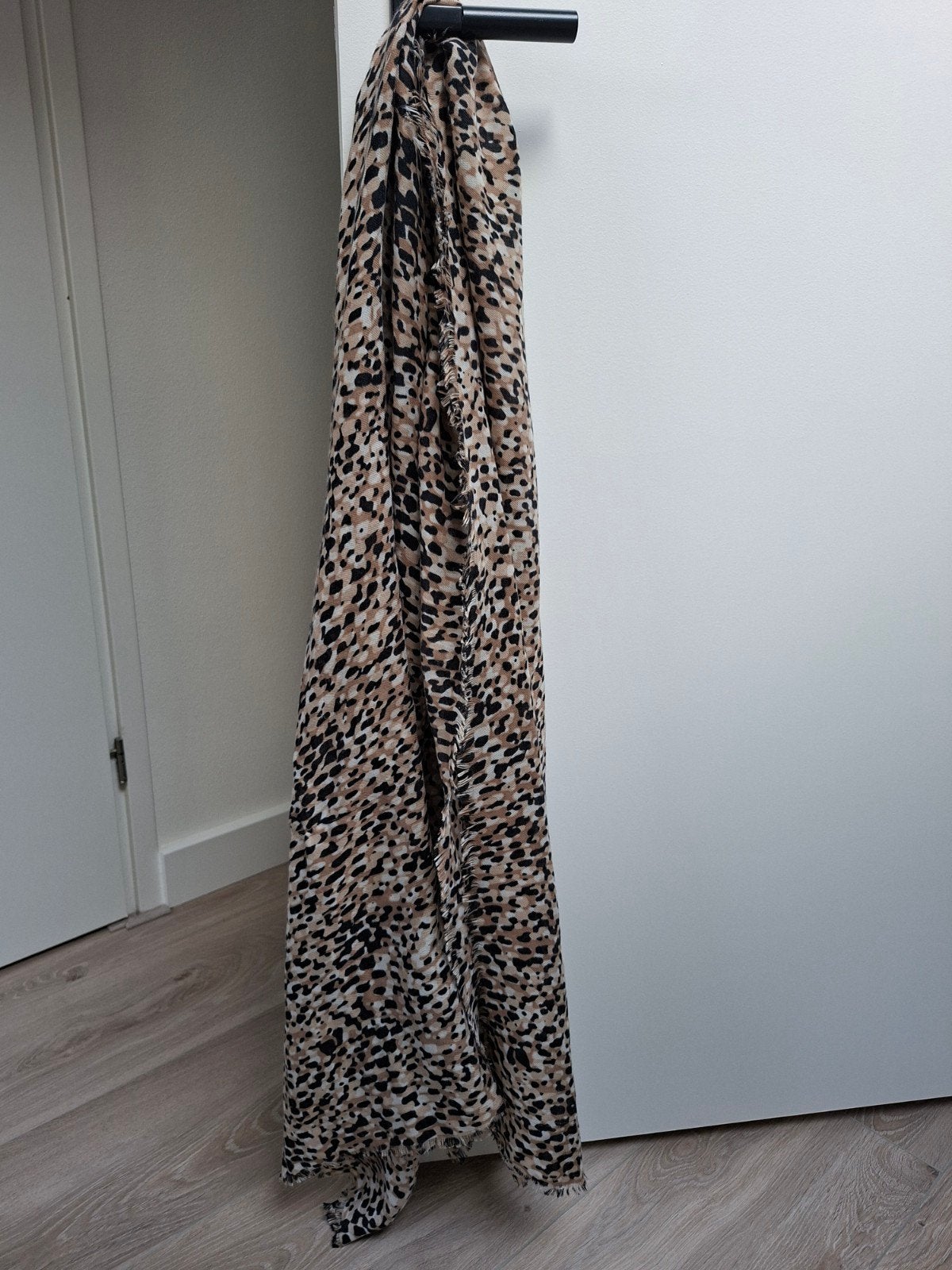 Panter print sjaal 190x80 cm - Primark, Primark, Ophalen of Verzenden, Gedragen, Sjaal