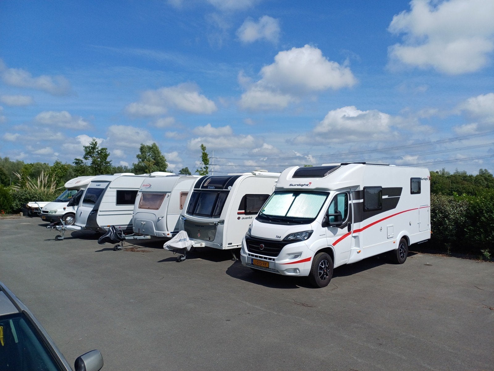 Camperstalling , caravanstalling , Foodtruck,trailerstalling