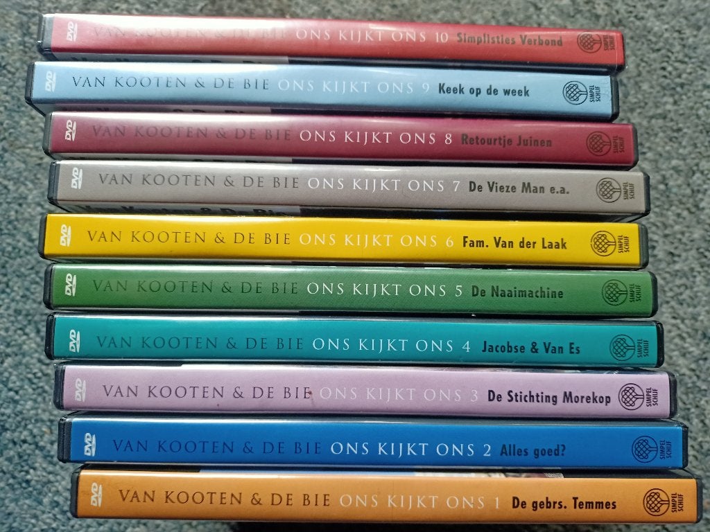 Van Kooten & De Bie - Ons Kijkt Ons serie- DVD set (10 DVDs), Alle leeftijden, Ophalen of Verzenden, Zo goed als nieuw, Komedie