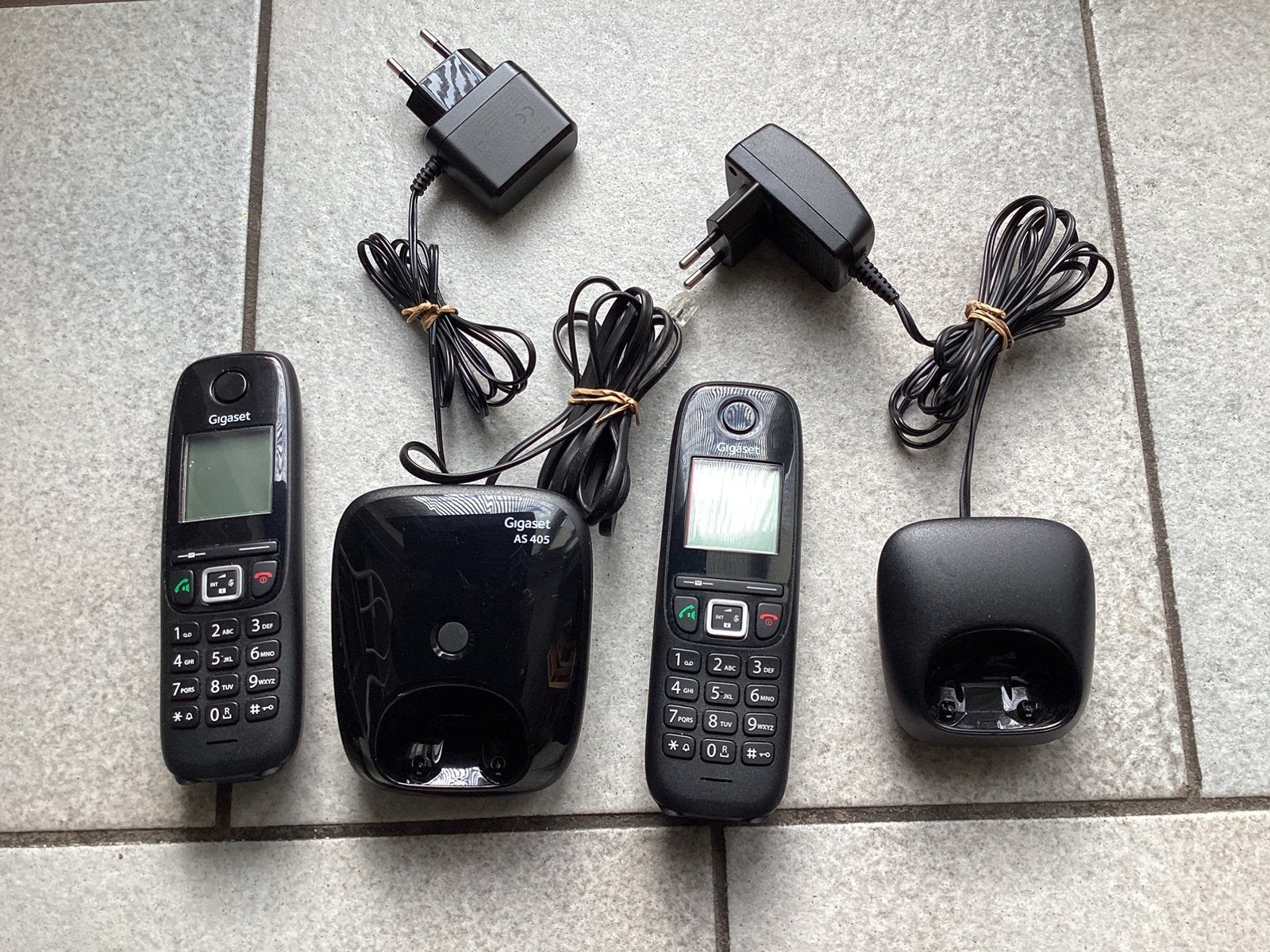 Draadloze, werkende telefoonset met antwoordapparaat, Telecommunicatie, Vaste telefoons | Handsets en Draadloos, Ophalen, 2 handsets