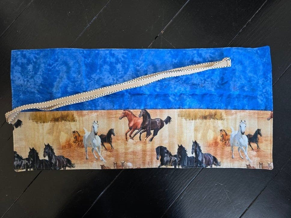 Handgemaakte potlodenrol krijtrol met paardenprint, Handgemaakt, Nieuw, Meerkleurig, Ophalen of Verzenden