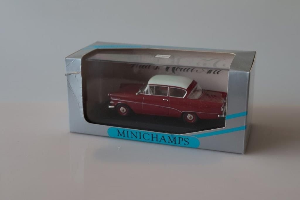 Minichamps Opel Rekord P1 rood, Ophalen of Verzenden, Zo goed als nieuw, Auto, MiniChamps