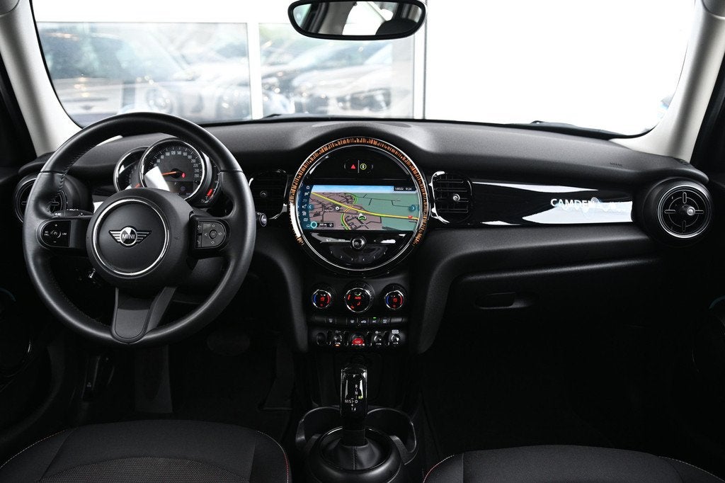 MINI Hatchback Cooper Camden Automaat / LED / Cruise Control, Gebruikt, Met garantie (alle), Zwart, Origineel Nederlands