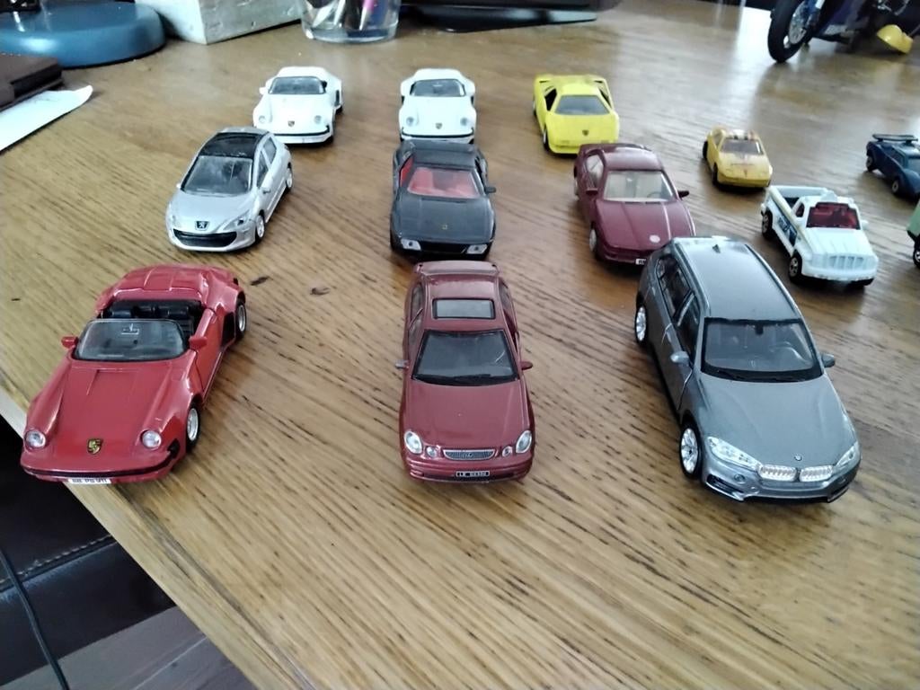 Auto speelgoed, Hobby en Vrije tijd, Modelauto's | 1:24, Ophalen of Verzenden, Overige merken