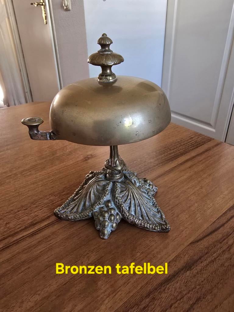 Antieke Bronzen Tafelbel met Druivenmotief, Ophalen of Verzenden