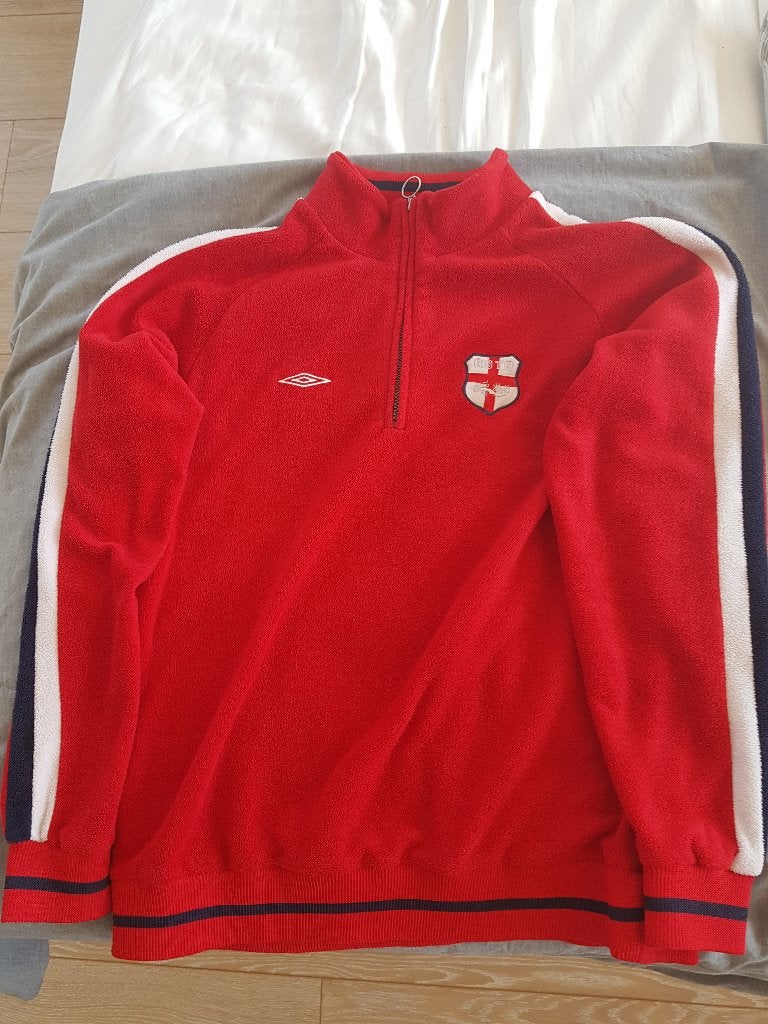 Umbro fleece trui rood England– maat L, Ophalen of Verzenden, Zo goed als nieuw, Maat 52/54 (L), Rood
