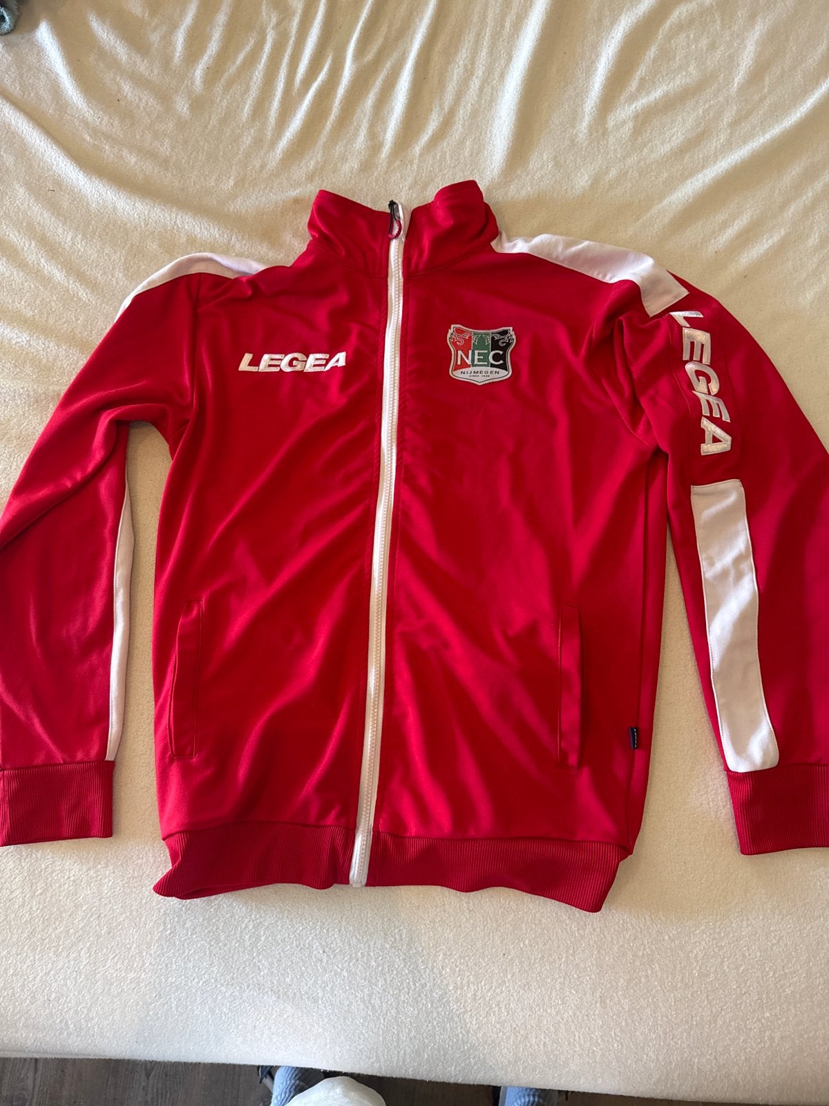 Legea NEC Nijmegen Trainingsjack Maat M, Maat 48/50 (M), Ophalen of Verzenden, Zo goed als nieuw, Voetbal