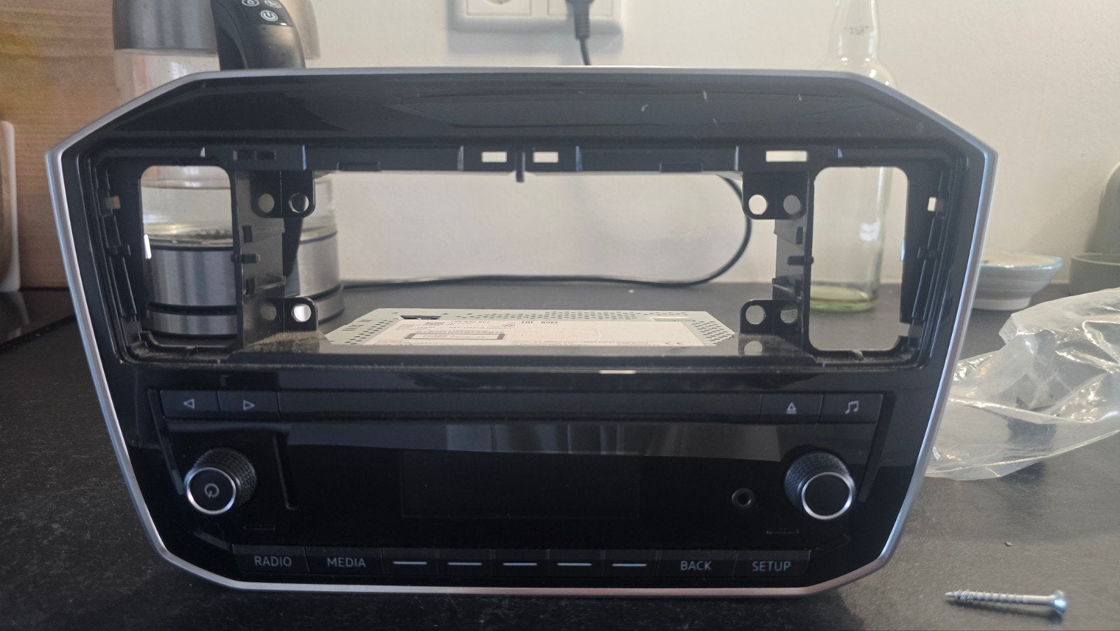 Originele Volkswagen Up! radio (2018, model L69VW2), Auto diversen, Ophalen, Zo goed als nieuw