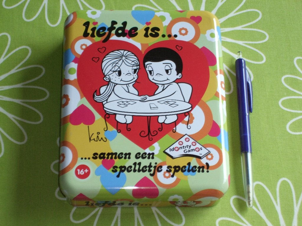 Liefde is....samen een spelletje doen, Hobby en Vrije tijd, Een of twee spelers, Ophalen of Verzenden, Zo goed als nieuw