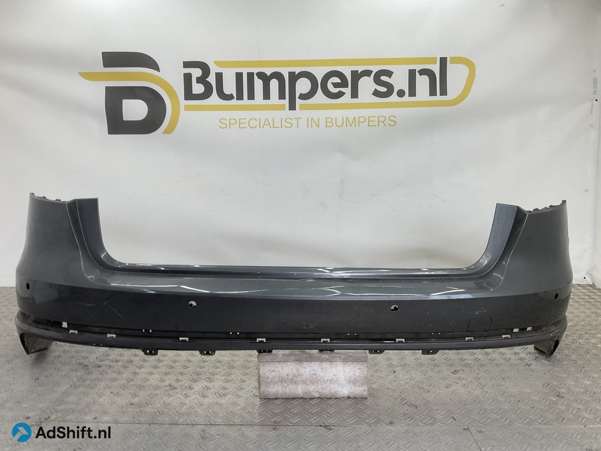 Bumper Audi A4 8W B9 AVANT pdc 16-19 8W9807511M Achterbumper, Bumper
