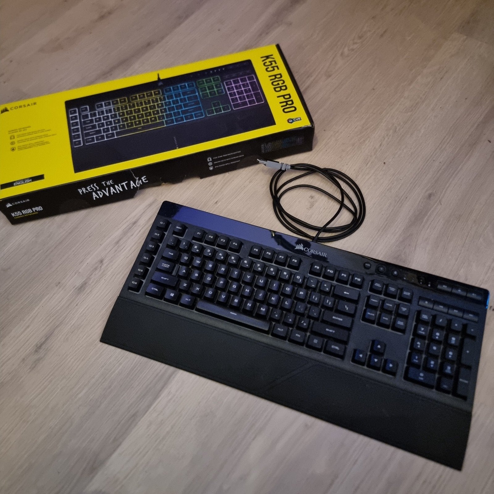 Corsair K55 RGB Gaming Toetsenbord met Multimedia Toetsen, Computers en Software, Gebruikt, Ophalen of Verzenden, Qwerty, Multimediatoetsen