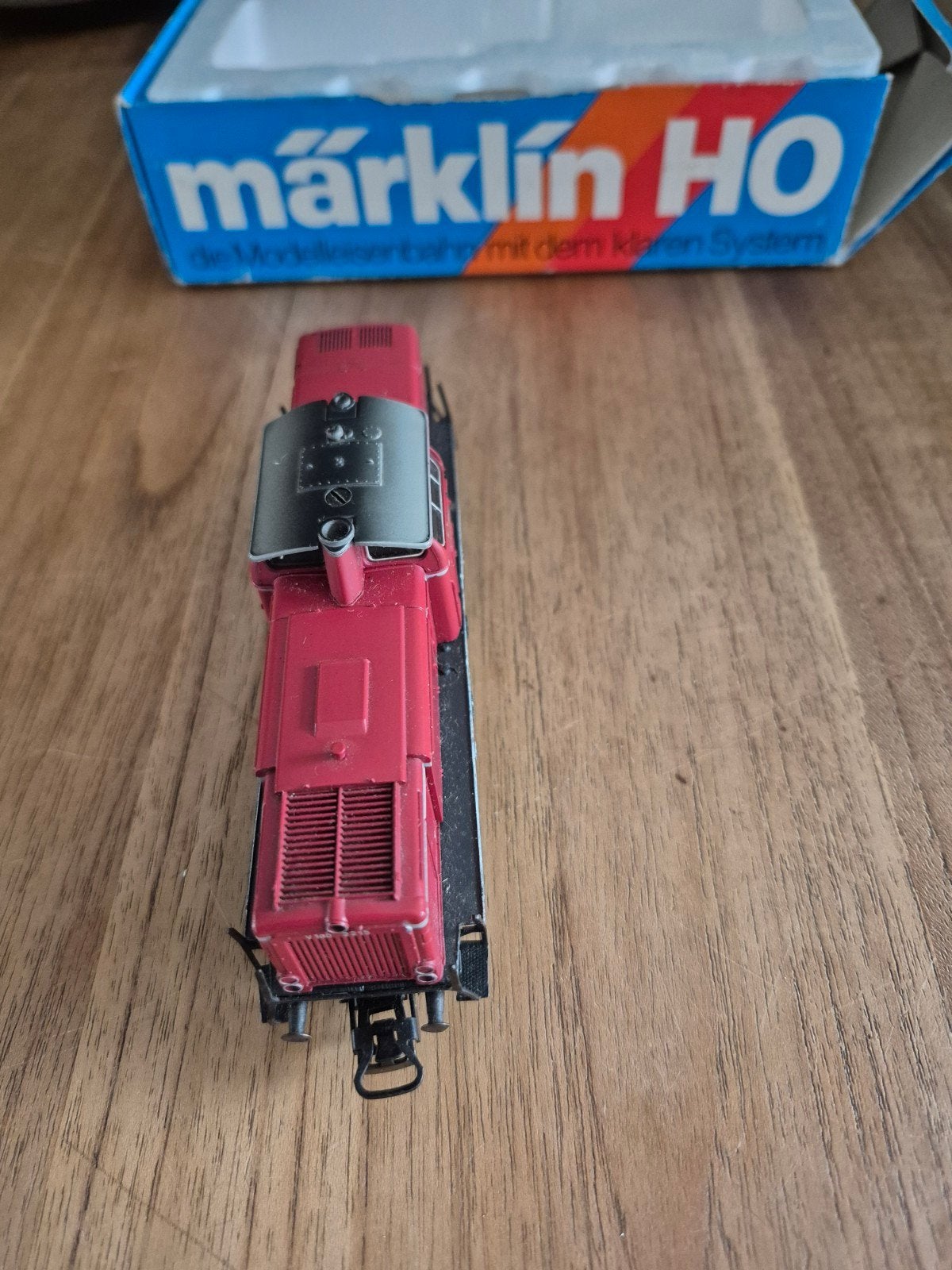 Märklin HO V 100 2215 Locomotief - Zo goed als nieuw, Ophalen of Verzenden