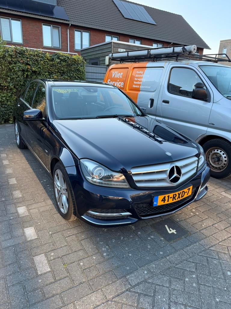 Mercedes-Benz C-Klasse 1.8 C180 CGI Sedan 2011 Blauw, 1380 kg, 1800 kg, Zwart, Blauw