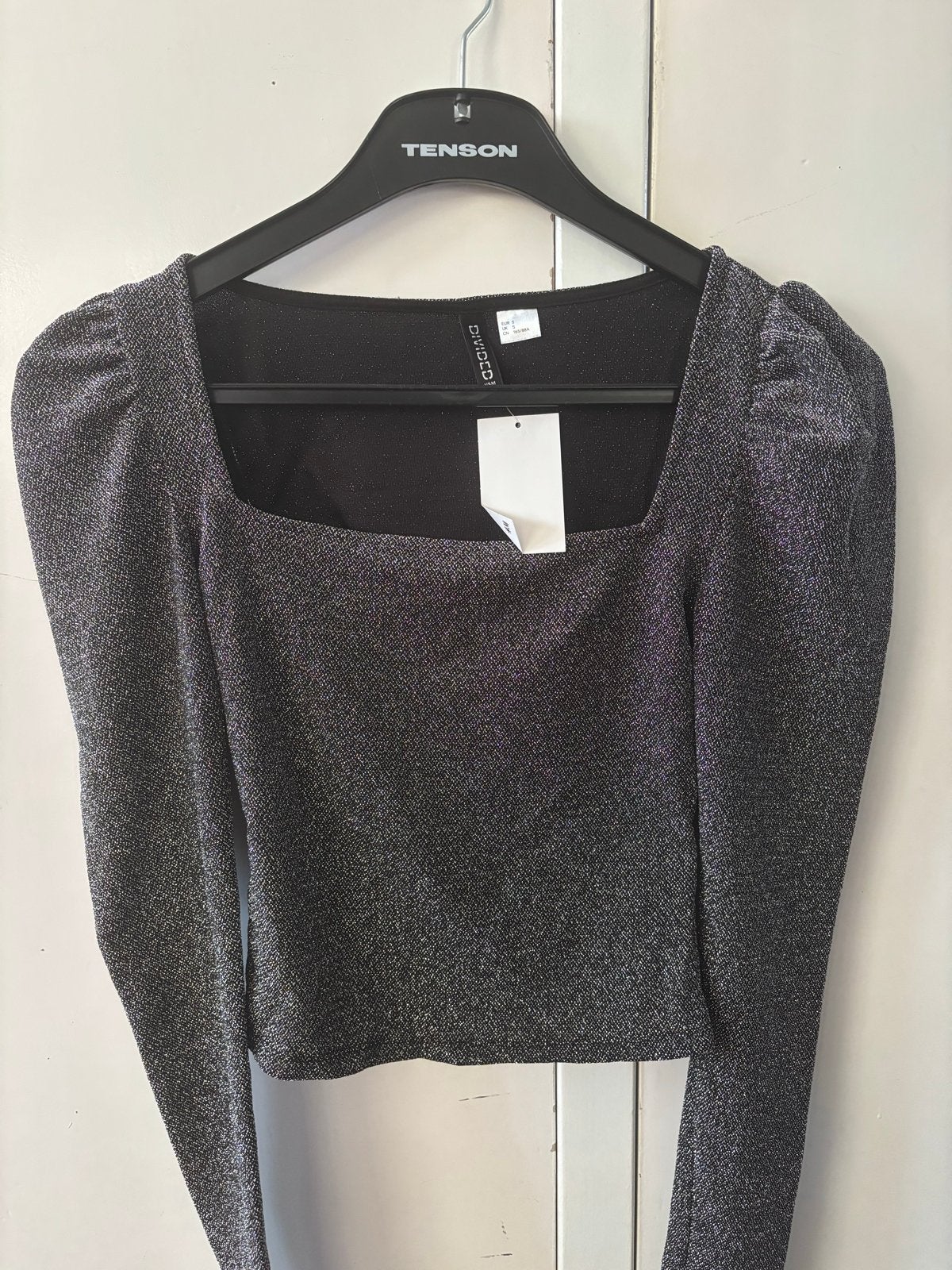 Stijlvolle glitter crop top met pofmouwen - Maat S, Kleding | Dames, Tops, Zwart, Nieuw, Ophalen of Verzenden, Lange mouw