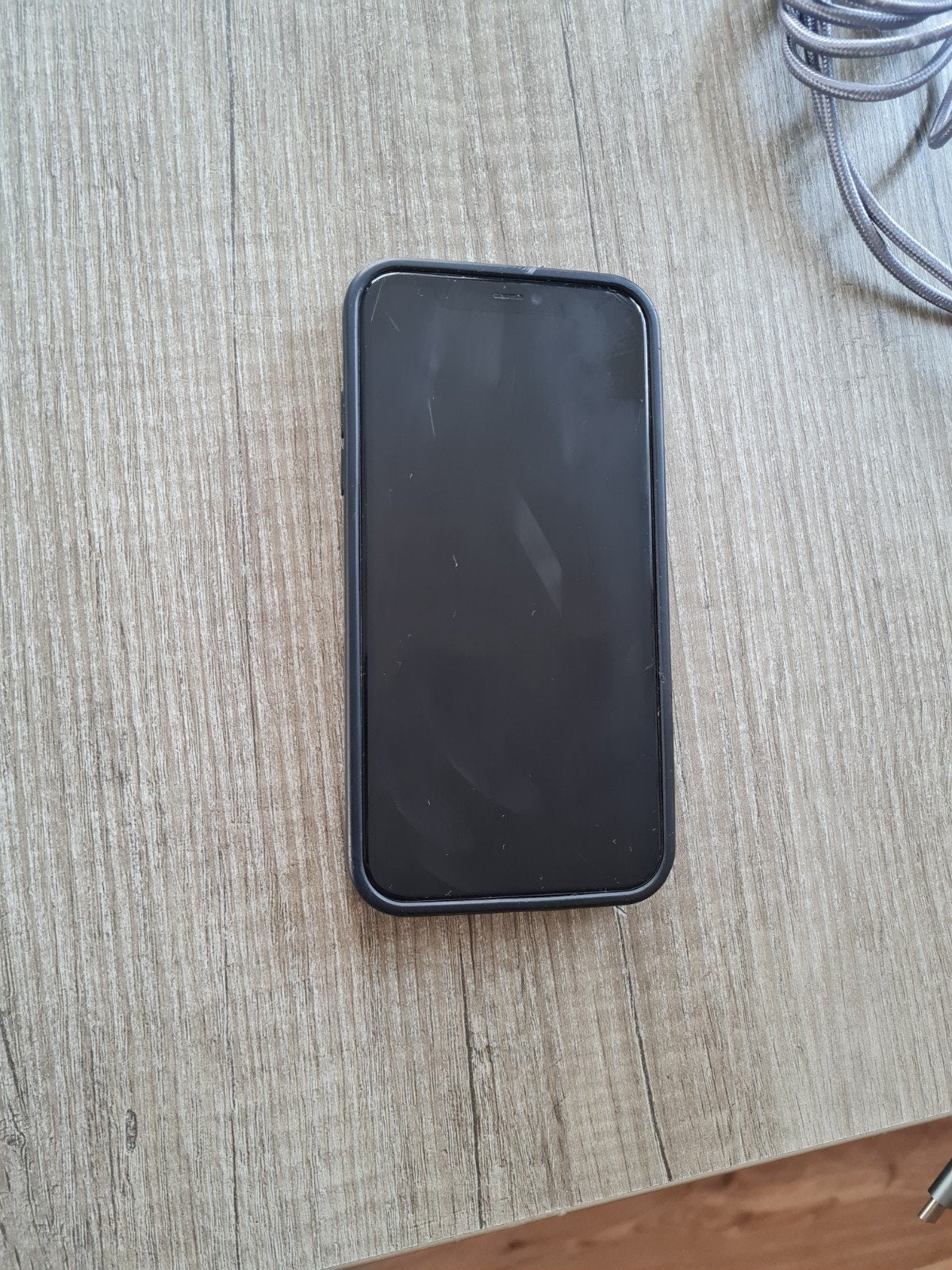 Iphone 11 2,5 jaar oud werkt goed zit 3 kleine krassen, Ophalen of Verzenden, Zwart, 64 GB, IPhone 11