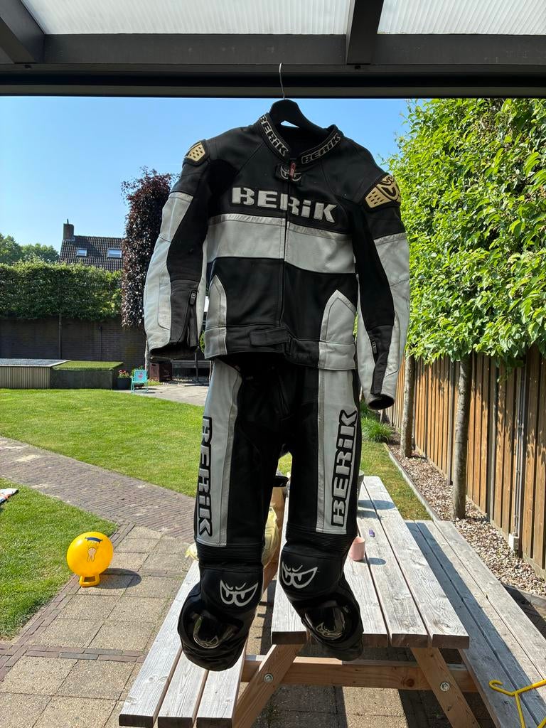 Berik leren combipak (jas en broek) - Maat 50, Motoren, Kleding | Motorkleding, Ophalen of Verzenden, Tweedehands, Heren, Combipak