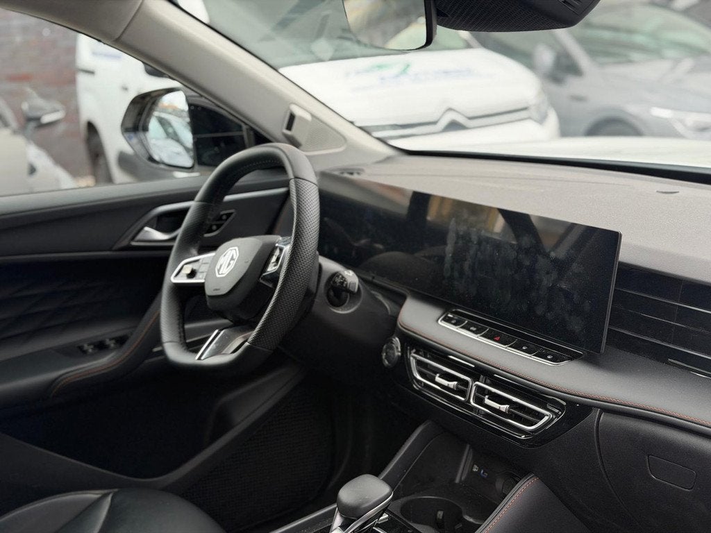 MG HS 1.5 PHEV Luxury, Auto's, MG, 12 maanden, Stof, 4 cilinders, Hybride Elektrisch/Benzine