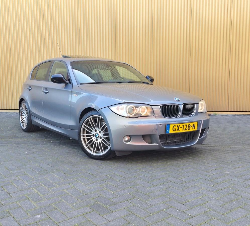 BMW 1-Serie 130i LCI 2011 Harman-Kardon Schuifkanteldak, Auto's, BMW, Achterwielaandrijving, Zwart, 258 pk, 2996 cc