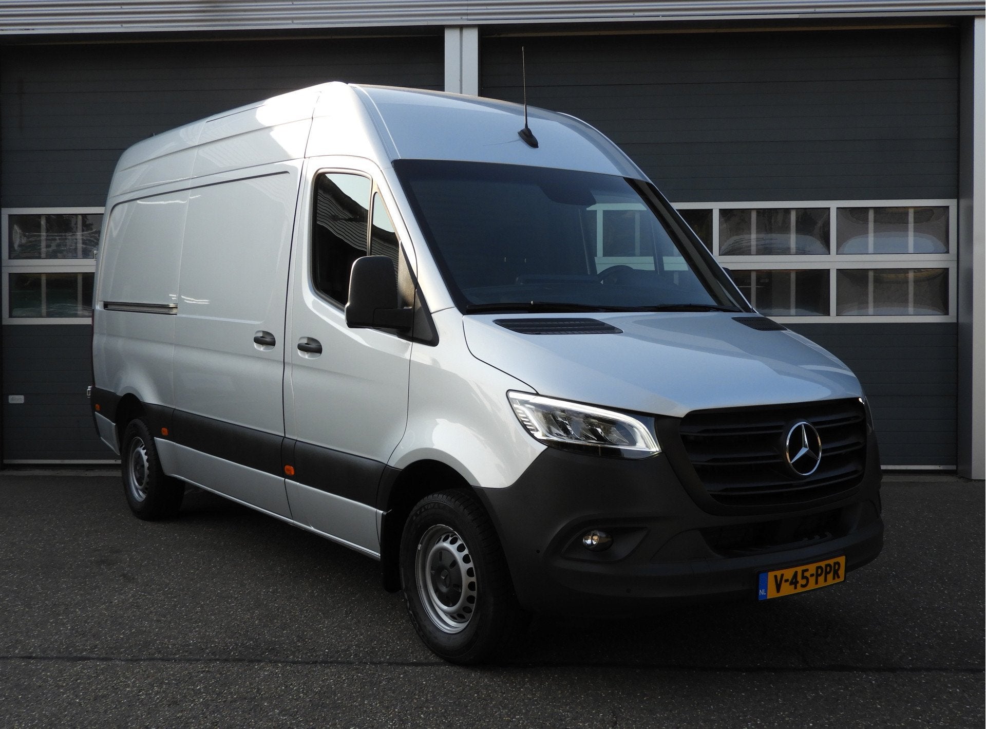 Mercedes-Benz Sprinter 317 1.9 CDI L2H2 RWD AUT | LED | CAME, Automaat, Achterwielaandrijving, Gebruikt, Euro 6