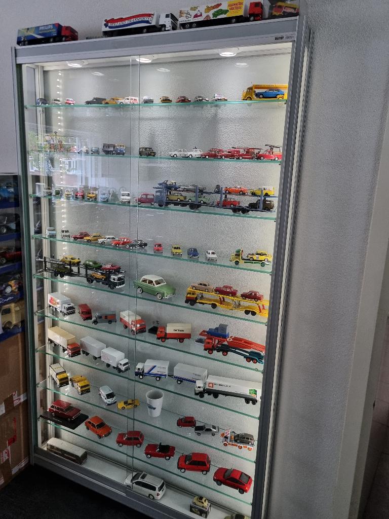 Schitterende Vitrine van Siletsy met verlichting, Huis en Inrichting, Kasten | Vitrinekasten, Ophalen, Met deur(en), 100 tot 150 cm