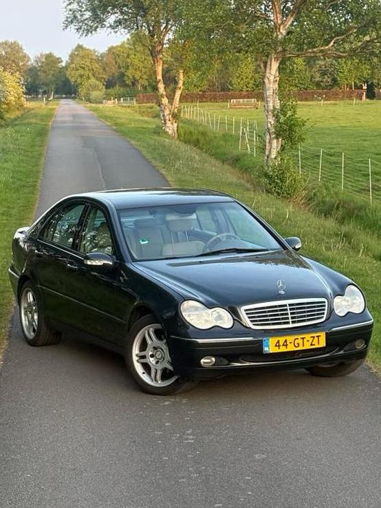 Mercedes-Benz C-Klasse 2.0 C180 Sedan 2001 Grijs, 1355 kg, 1998 cc, Achterwielaandrijving, Beige
