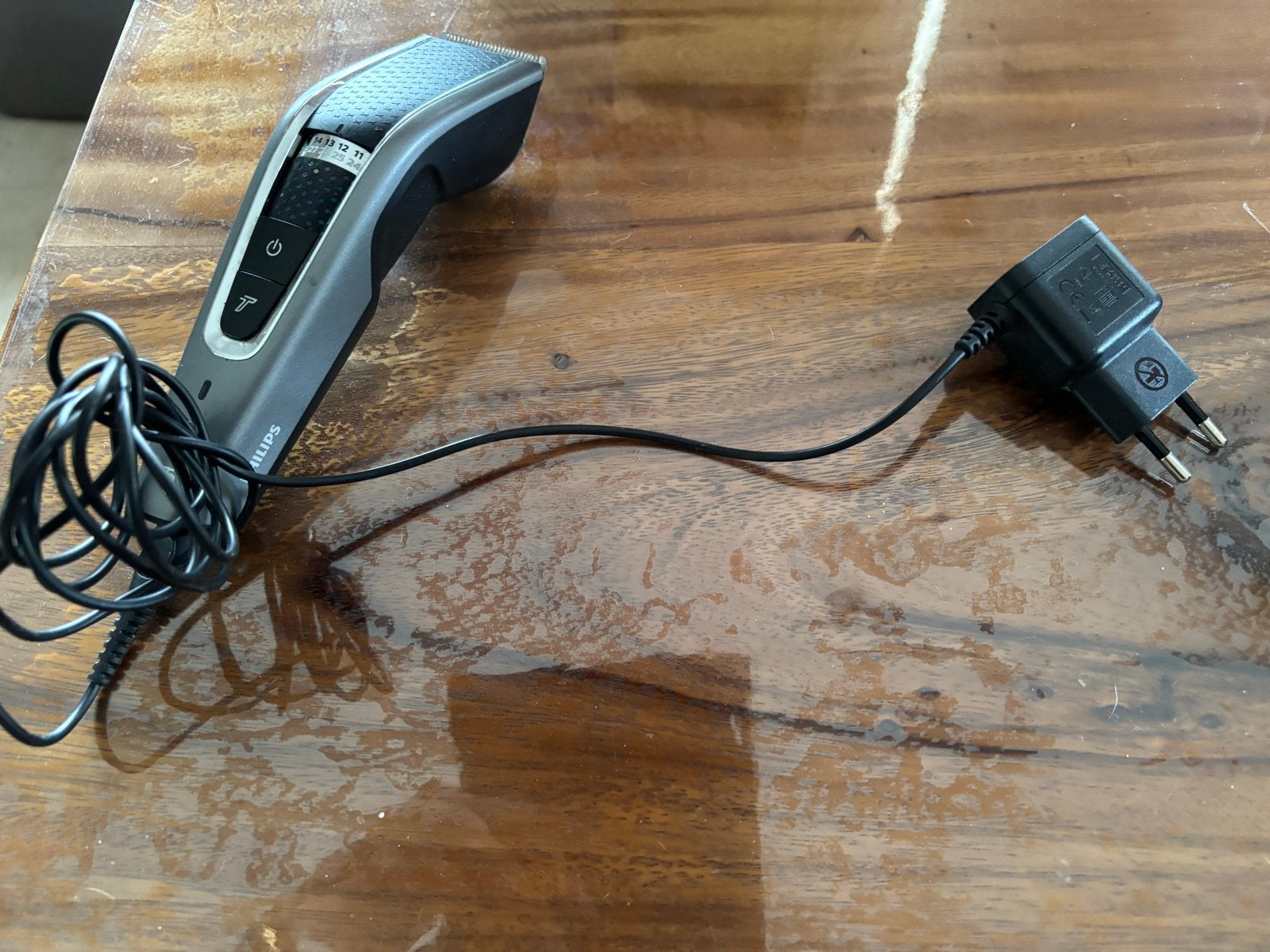 Philips baardtrimmer met oplader, Ophalen of Verzenden, Zo goed als nieuw, Scheren en Epileren