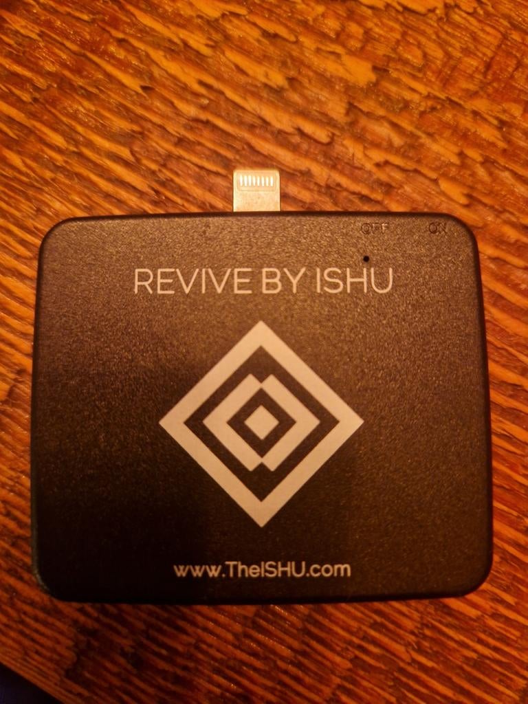 Revive by ISHU, een compacte powerbank, Ophalen of Verzenden