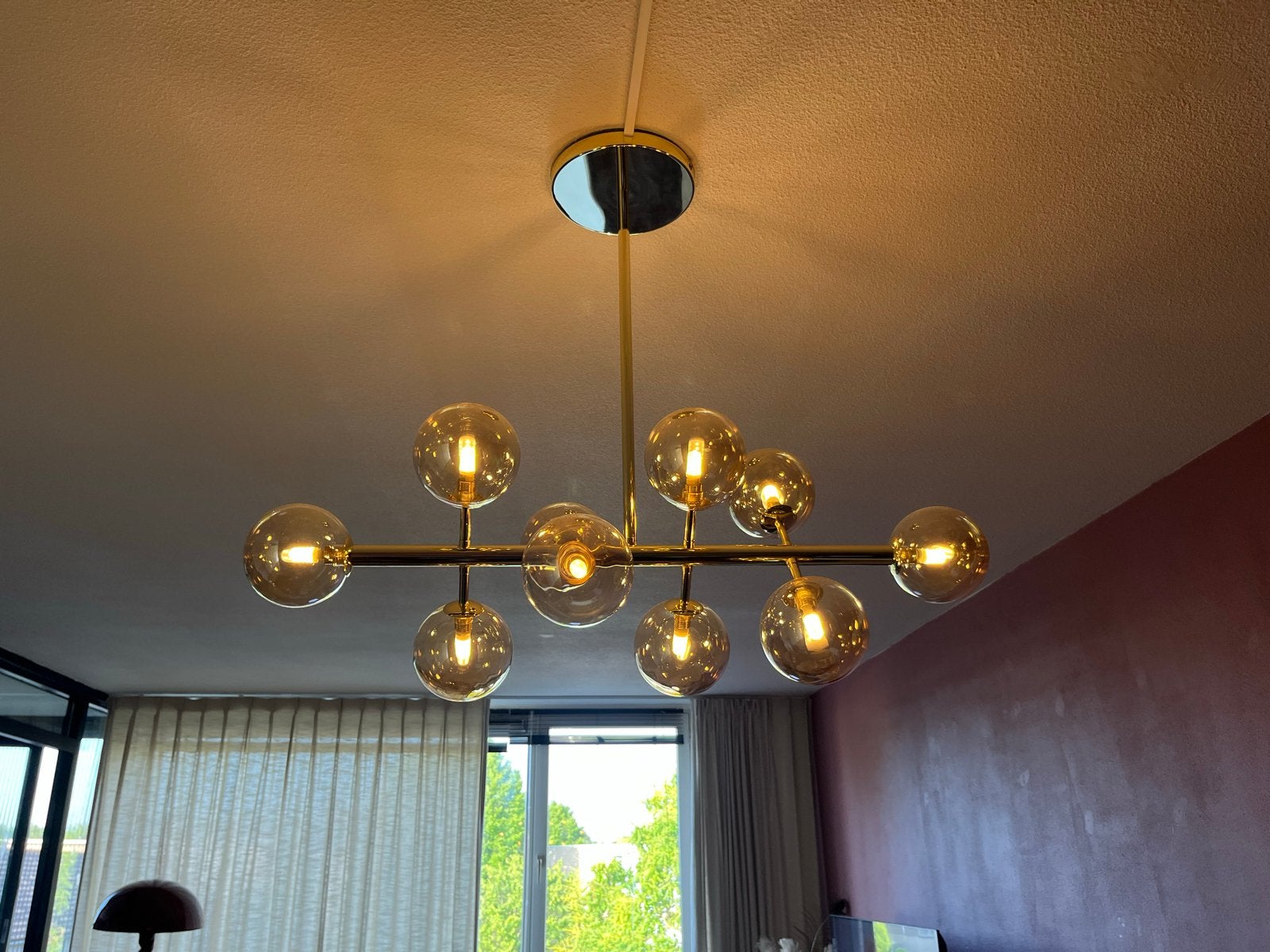 Moderne gouden hanglamp met 10 glazen bollen, Huis en Inrichting, Lampen | Hanglampen, Ophalen, Zo goed als nieuw, Glas, Modern