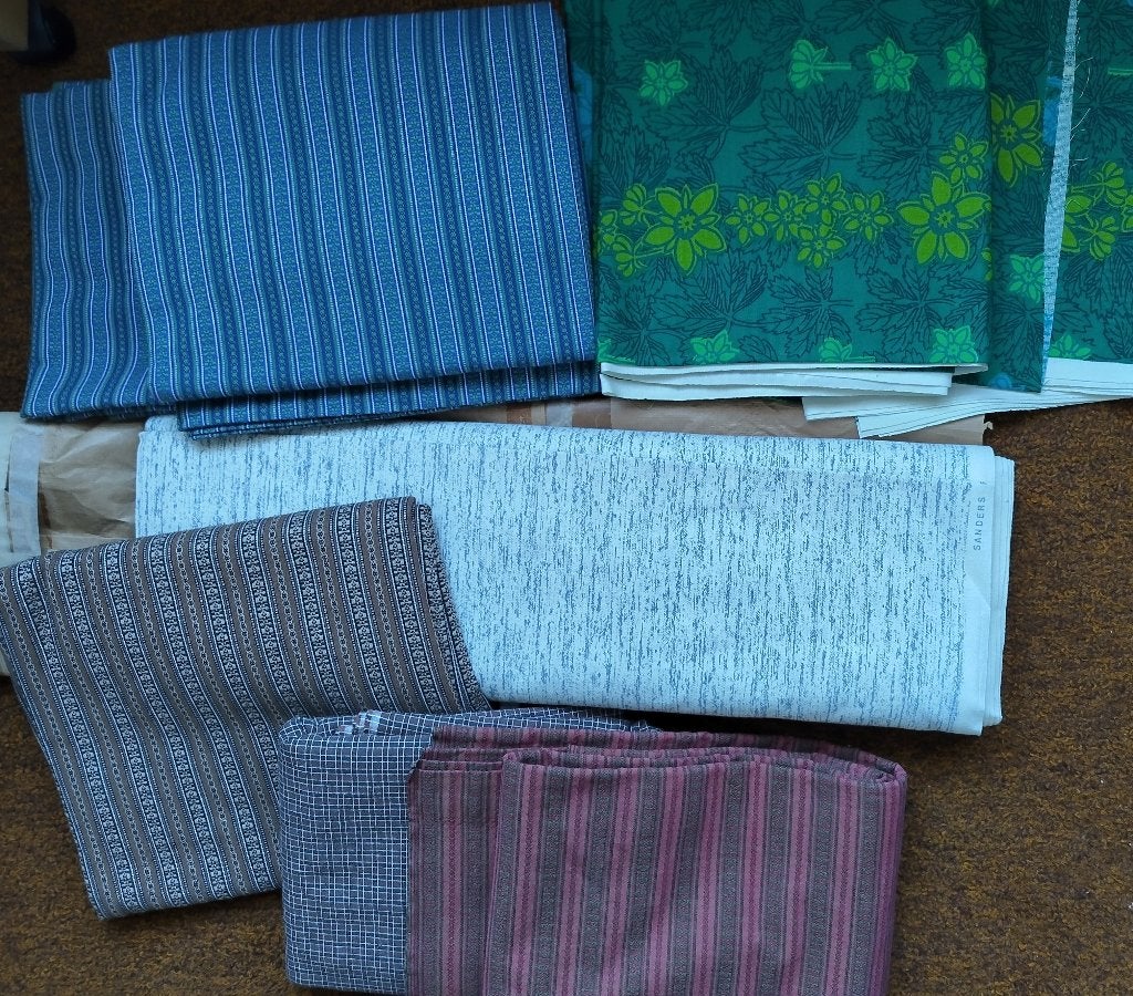 Diverse nieuwe en gebruikte (folklore) stoffen & coupons, Hobby en Vrije tijd, Ophalen, Overige materialen, Overige kleuren, Nieuw