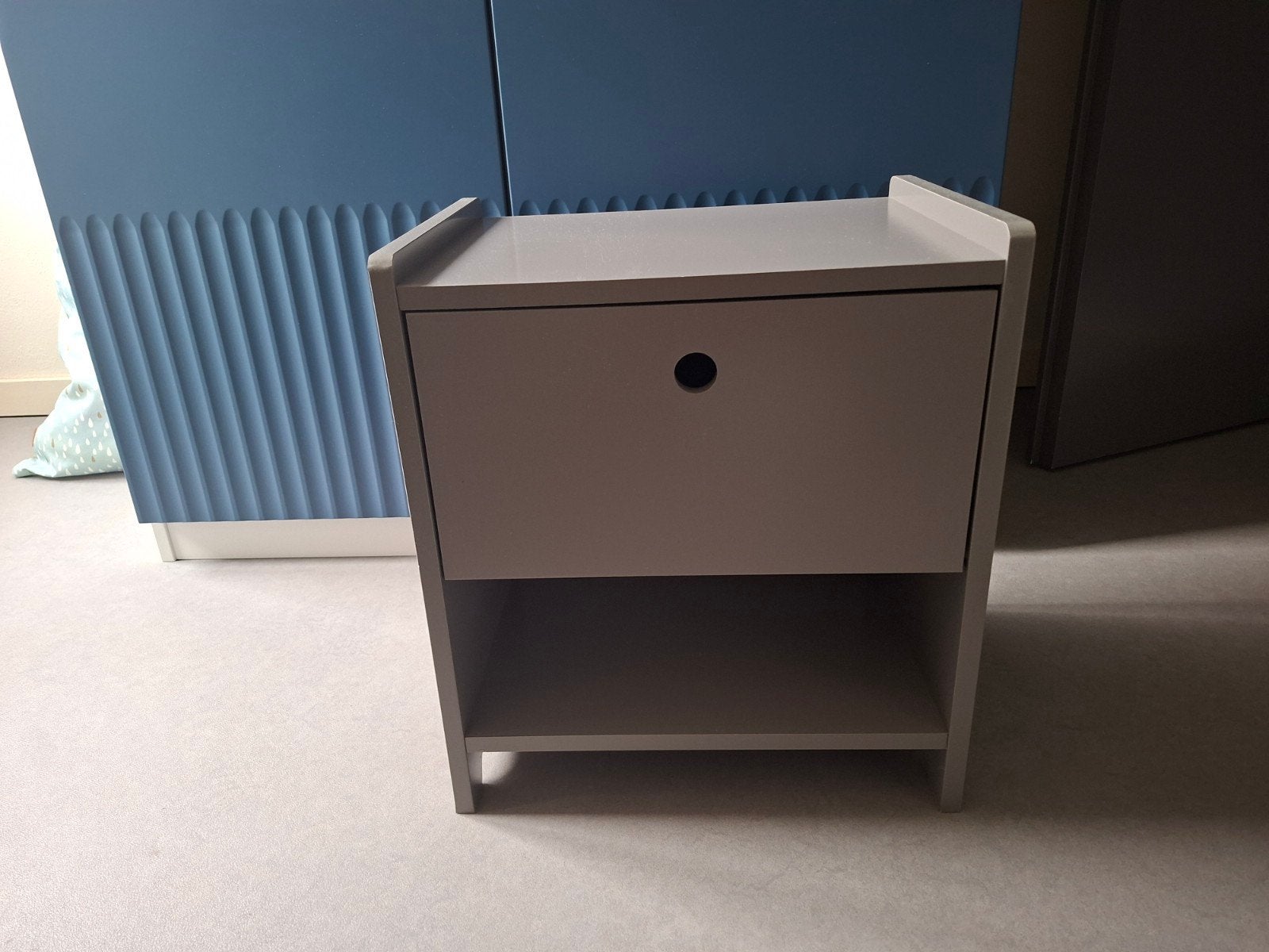Petit Amélie Nachtkastje Grijs, Ophalen, Minder dan 45 cm, Zo goed als nieuw, Minder dan 55 cm
