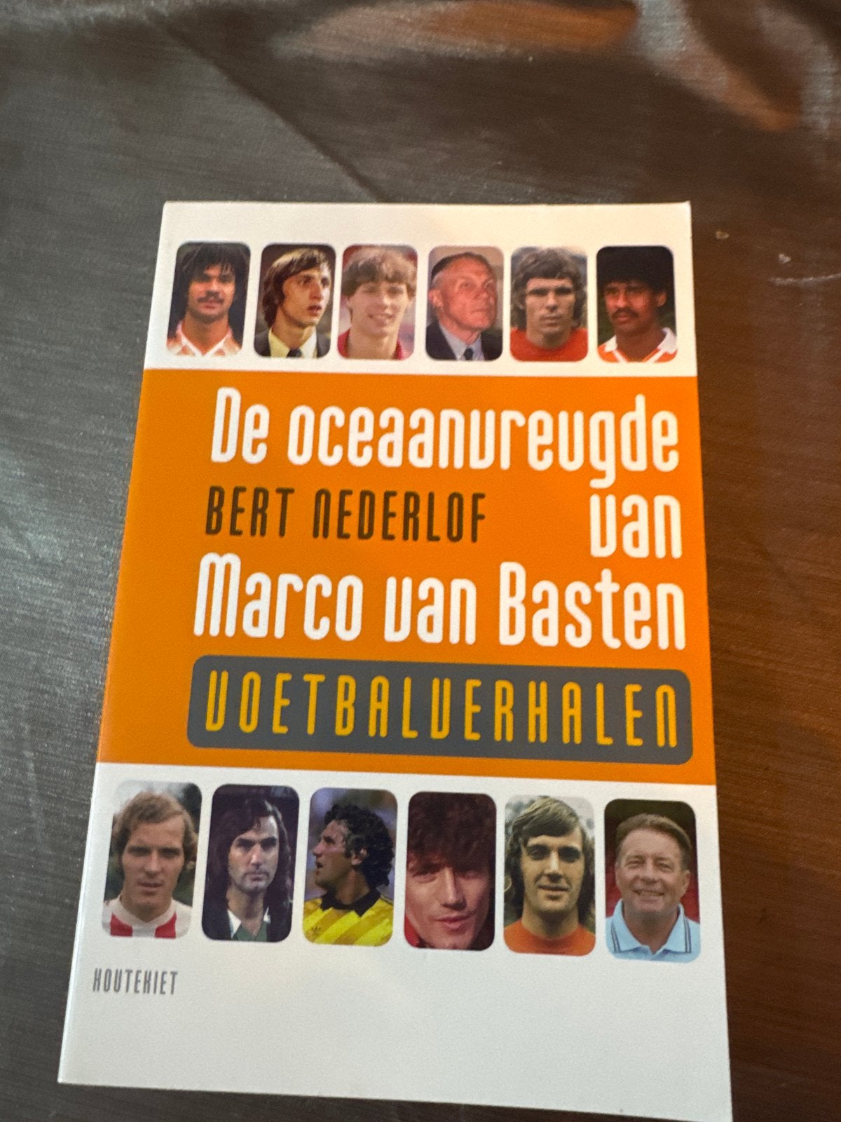 De oceaanvreugde van Marco van Basten - Voetbalverhalen, Ophalen of Verzenden, Gelezen, Balsport