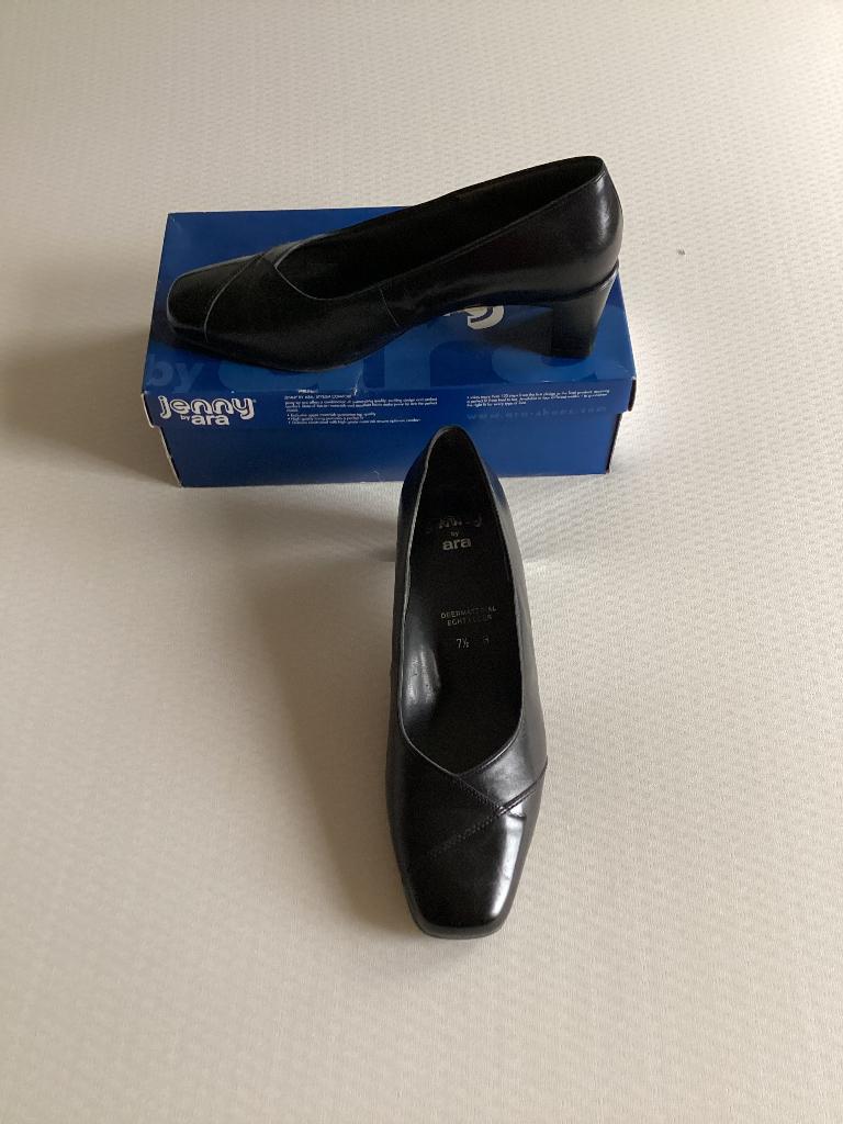 Zwarte Jenny by Ara pump maat 7,5, Zwart, Ophalen of Verzenden, Zo goed als nieuw, Pumps