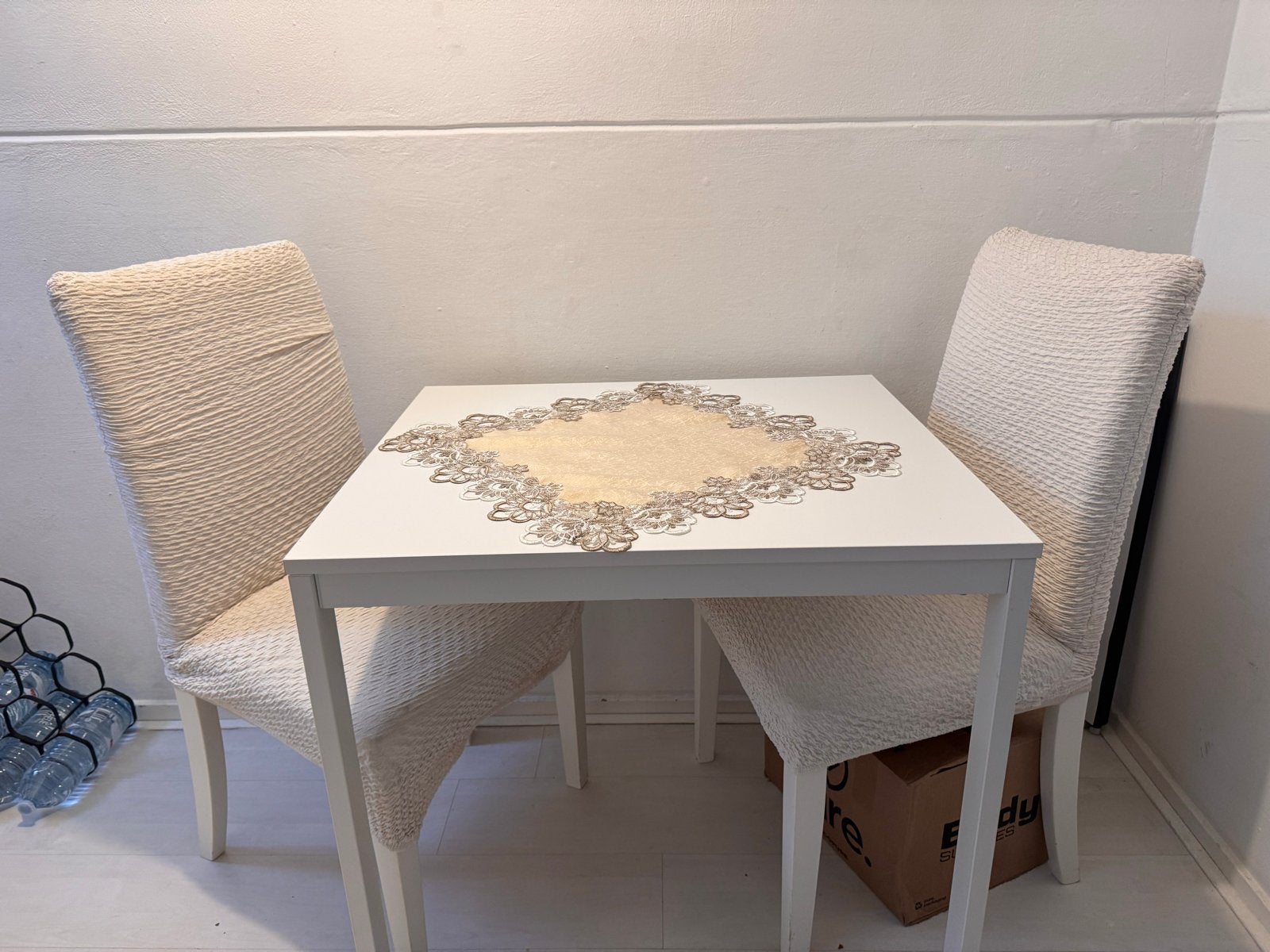 Uitschuifbare eettafel met 2 stoelen - IKEA, Huis en Inrichting, Tafels | Eettafels, Ophalen, Gebruikt, 100 tot 150 cm, Tot twee personen
