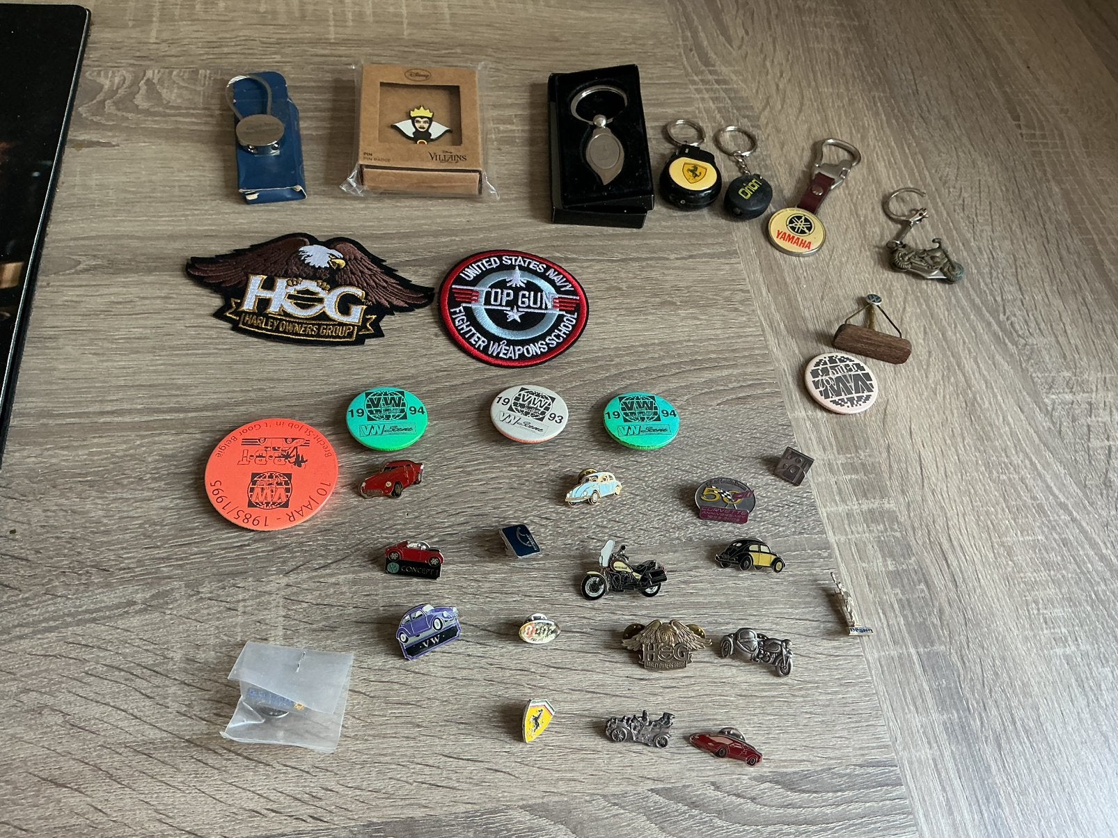 Pins buttons enz, Verzamelen, Ophalen of Verzenden, Gebruikt, Overige onderwerpen