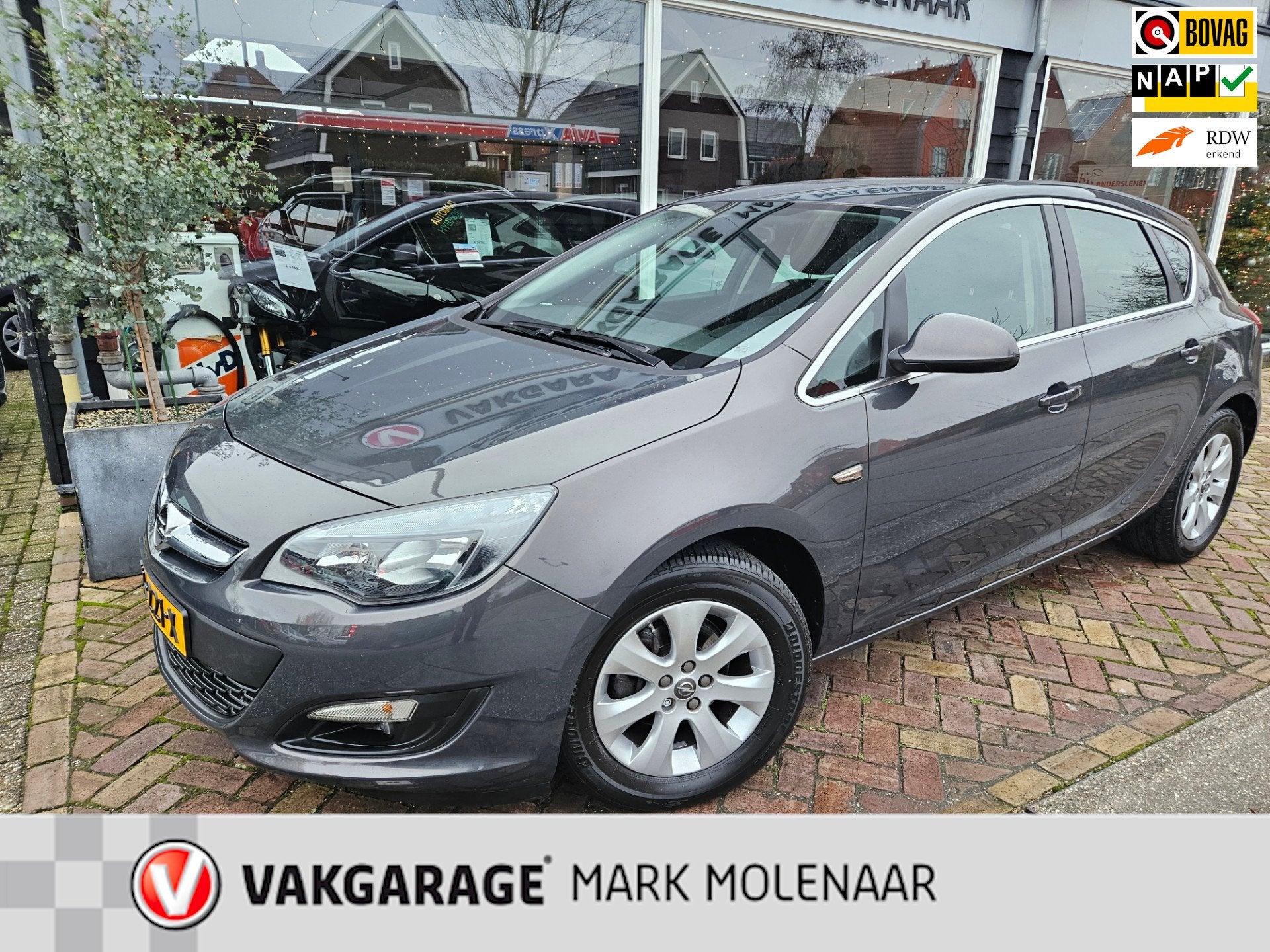 Opel Astra 1.4 Turbo Blitz,trekhaak,navi, Auto's, Voorwielaandrijving, Gebruikt, 4 cilinders, Origineel Nederlands