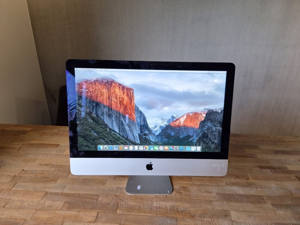 Apple iMac 21.5 inch, late 2015, Computers en Software, Apple Desktops, Ophalen, Zo goed als nieuw, 8 GB, SSD